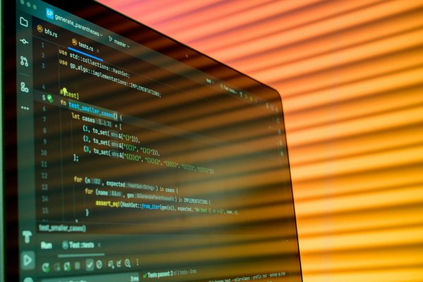 Descubra como proteger e gerenciar suas senhas com segurança no seu smartphone!